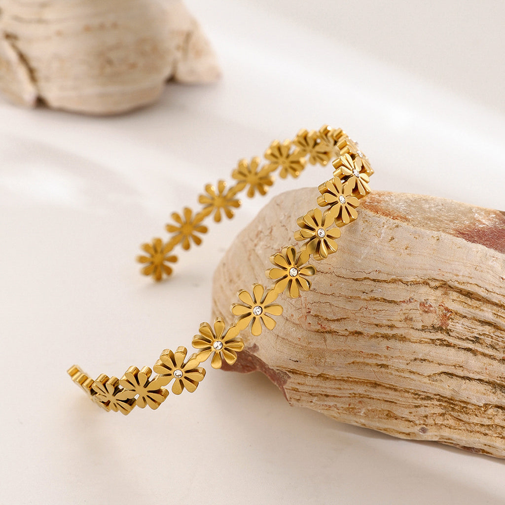 18K Gold Stainless Steel Small Daisy Pearl Open Bracelet Fashion Simple Zircon Bracelet