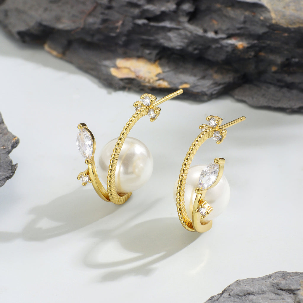 E0096 Elegant and fashionable design zirconia stud earrings for women with gold-plated shell pearl ear accessories