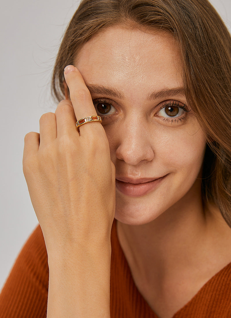 R0235 Brass Gold-Plated Fashion Retro Zircon Ring for Women Micro-Inlaid White Zircon Ring Jewelry