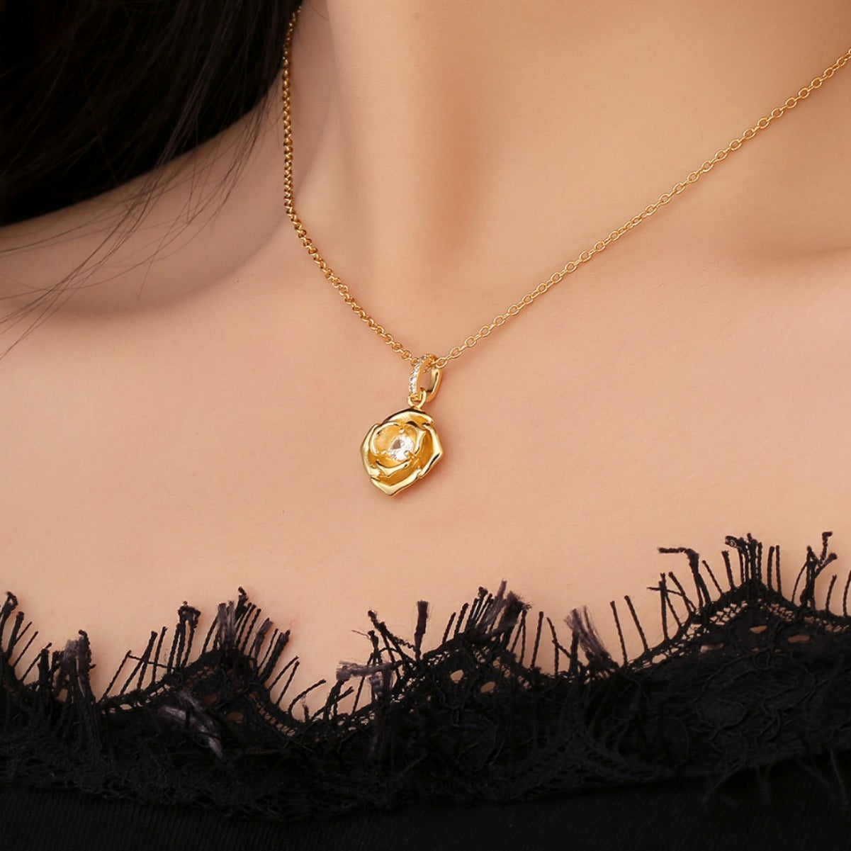 CYN0268 Rose Flower Pendant Copper Necklace Exquisite Female Romantic Necklace Pendant