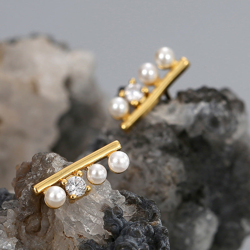 E0443 High-end Design with Cool Style T Unique Fashionable Pearl Earrings for Women