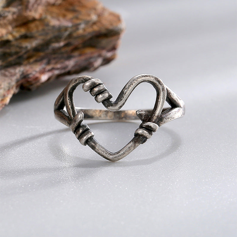 R0635 Fashion Knot Hollow Heart Ring for Women Ancient silver Retro Vintage Peach Heart Ring