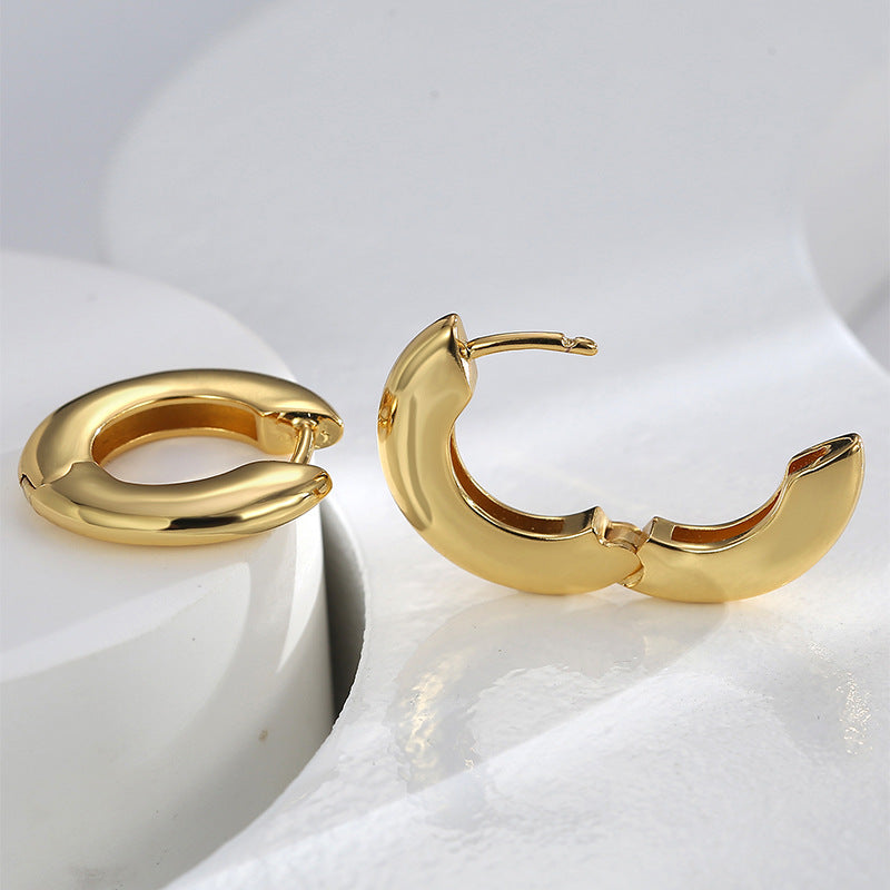 E0582 Simple Design Glossy Earrings for Women Brass Gold-Plated Geometric Round Hoop Earrings