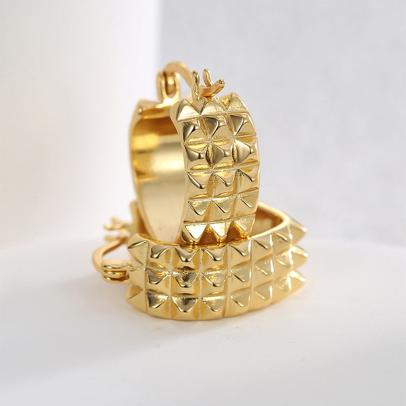 E0518 Fashion Gear Pattern Design Earrings for Women Brass Gold-Plated Simple Ear Jewelry