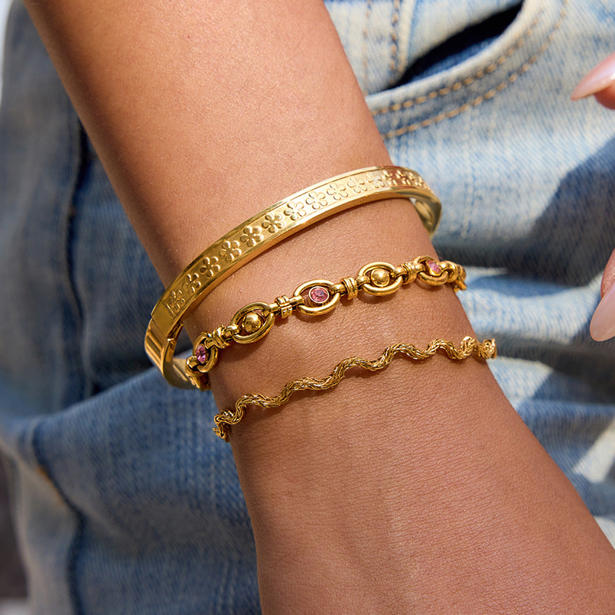 2H Stainless Steel Jewelry Bracelet for Women, Exclusive Gold-Plated Accessories