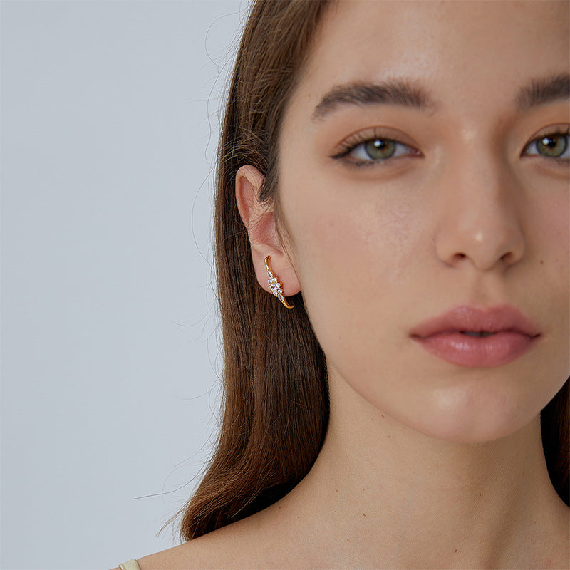 E0476 Fashion Brass Gold-Plated Modern Minimalist Style Earrings for Women with Zirconia