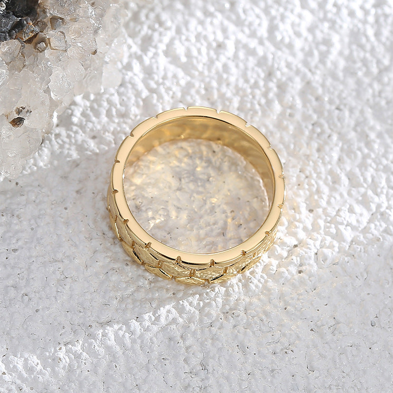 R0568 Minimalist Design Creative Ring for Women with Cool Snake Scale Pattern