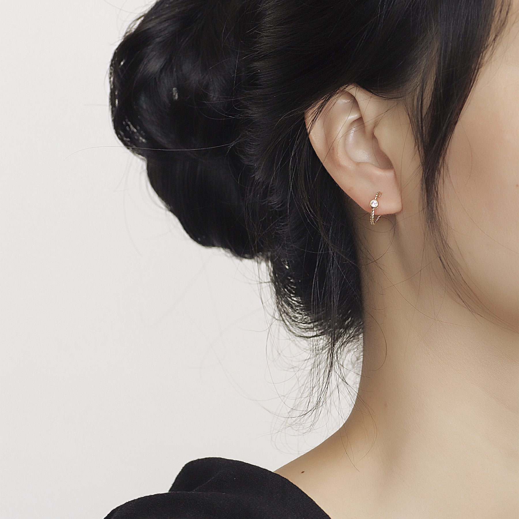 Elegant Minimalist Style Small Threaded Diamond-Encrusted Earrings for Women, Braided Design Round Twist Rope Stud Earrings