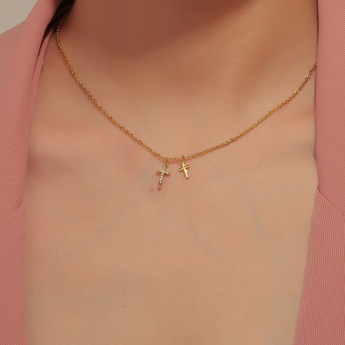 N0292 Retro Personalized Design Necklace for Women Gold-Plated Zircon Cross Pendant