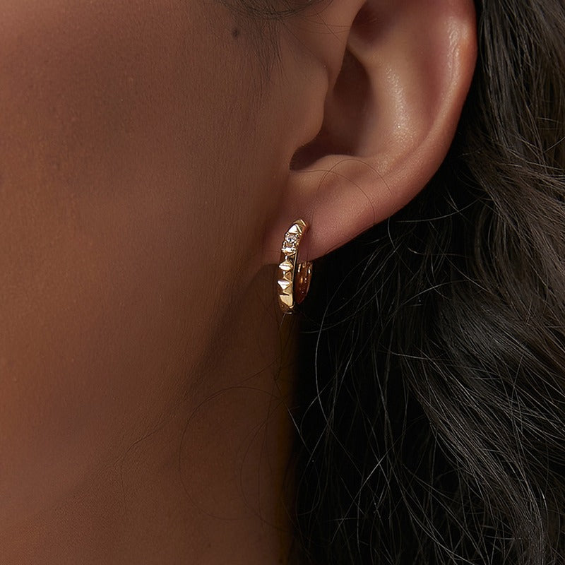 E0448 Minimalist Geometric Circle Women's Earrings Hoop Personality Wave Pattern Zircon Earrings