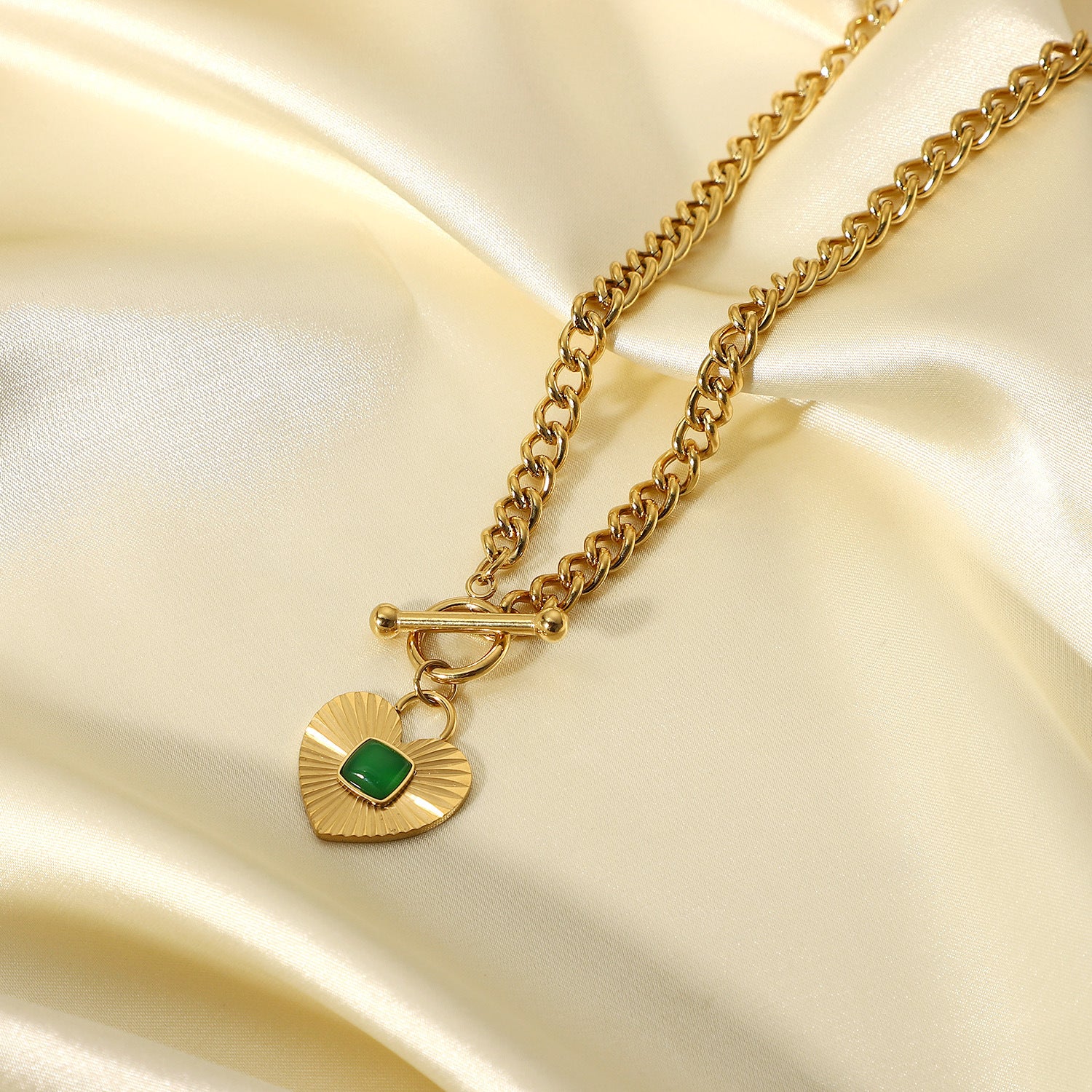 New heart-shaped pendant with green agate OT Chain Necklace for Women Stainless Steel Necklace