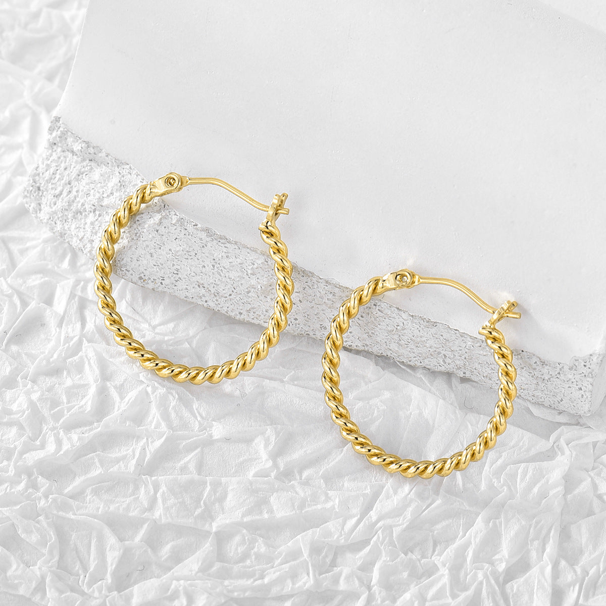 E0183Fashion Twisted Cable Braid18K Earrings for Women Simple Minimalist Style Hoop Jewelry