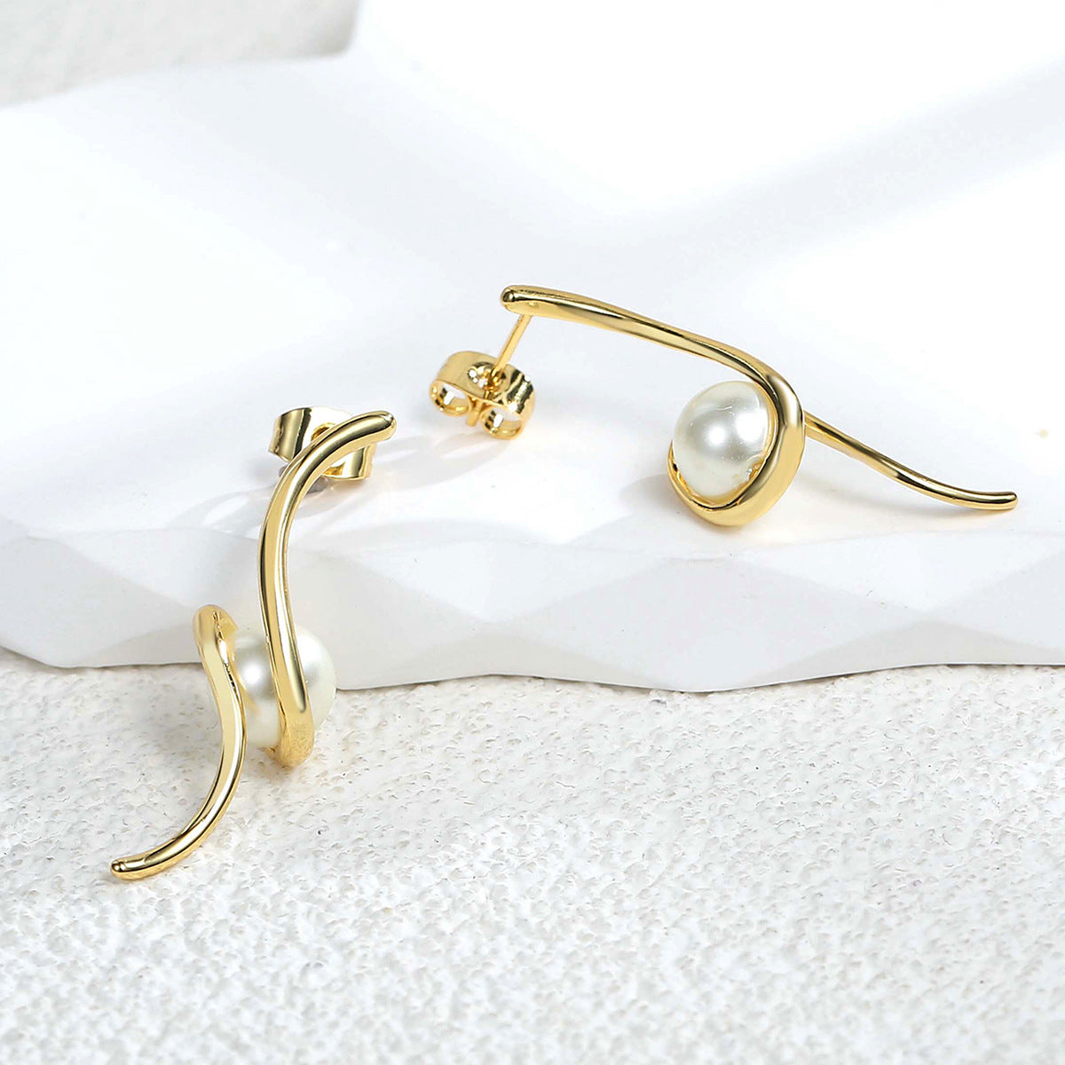 E0328 Fashionable Trendy Earrings Minimalist Design Sense Spiral Pearl Stud Earrings Long Earrings