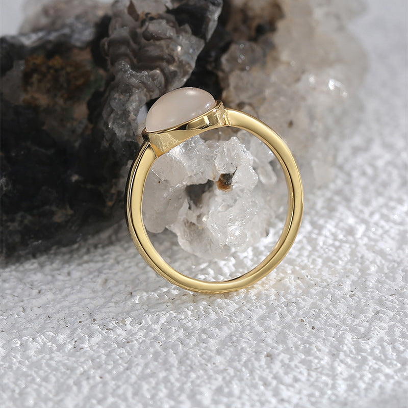 R0574 Minimalist Monochrome Elegant Ring for Women, Cool Retro Fashion Cat's Eye Stone Inlaid Ring