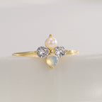 R0694 Elegant Fashion Design Ring Four-Leaf Clover Inlaid with Zircon and Shell Pearl Gold Plated
