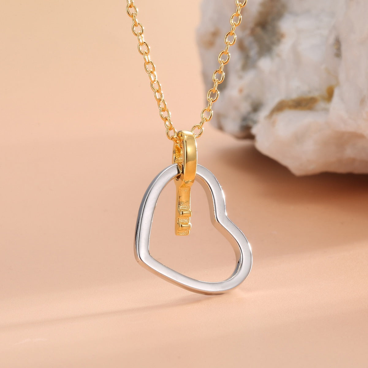 CYN0247 Heart Necklace Heart Key Pendant Necklace
