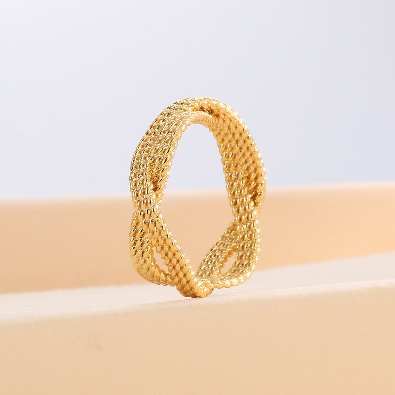 R0182 Copper Gold-Plated Exaggerated Design Hemp Rope Pattern Ring for Women Unique Style