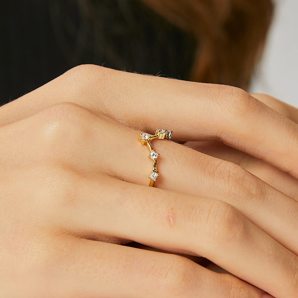 R0130 Ornament V Zirconia Inlaid Ring Simple Layered Wear Women's Gold-Plated Accessory