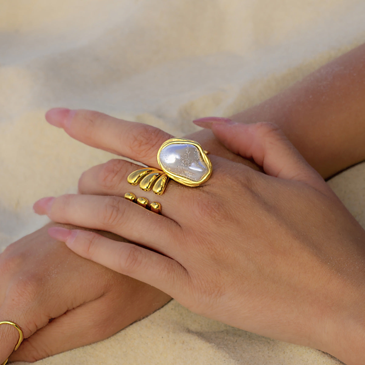 Stainless Steel Exaggerated Pearl Ring rings