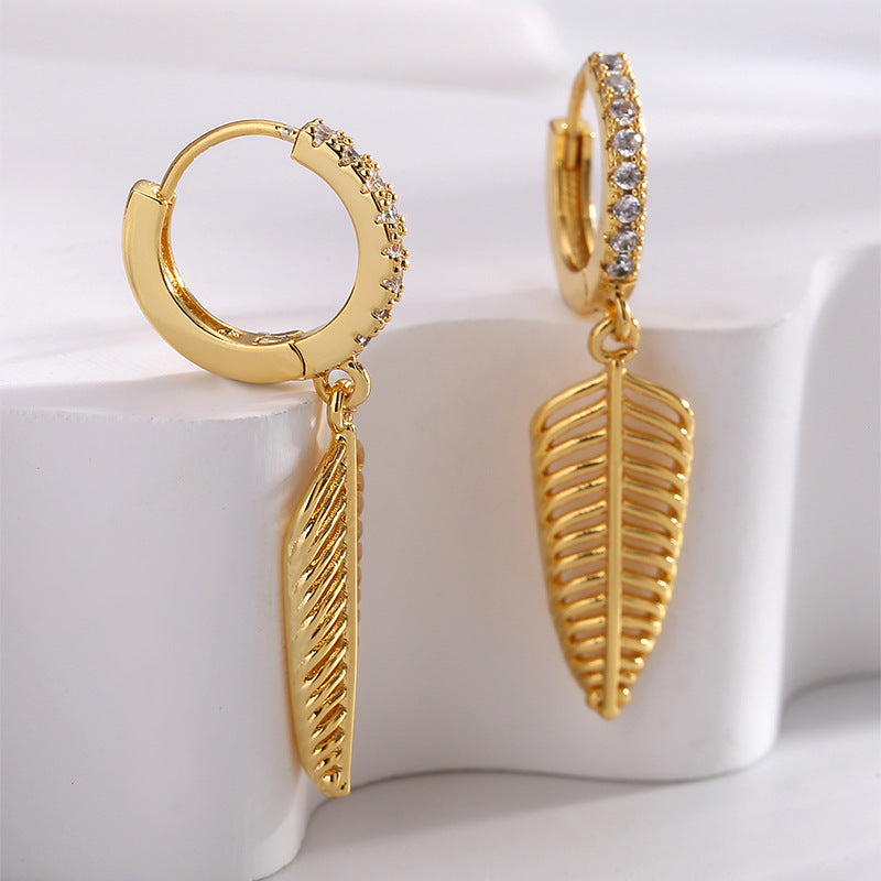 E0661 Creative Minimalist Cool Style Earrings for Women Copper Gold Plated Micro Inlaid White Zircon Geometric Feather Drop Earrings