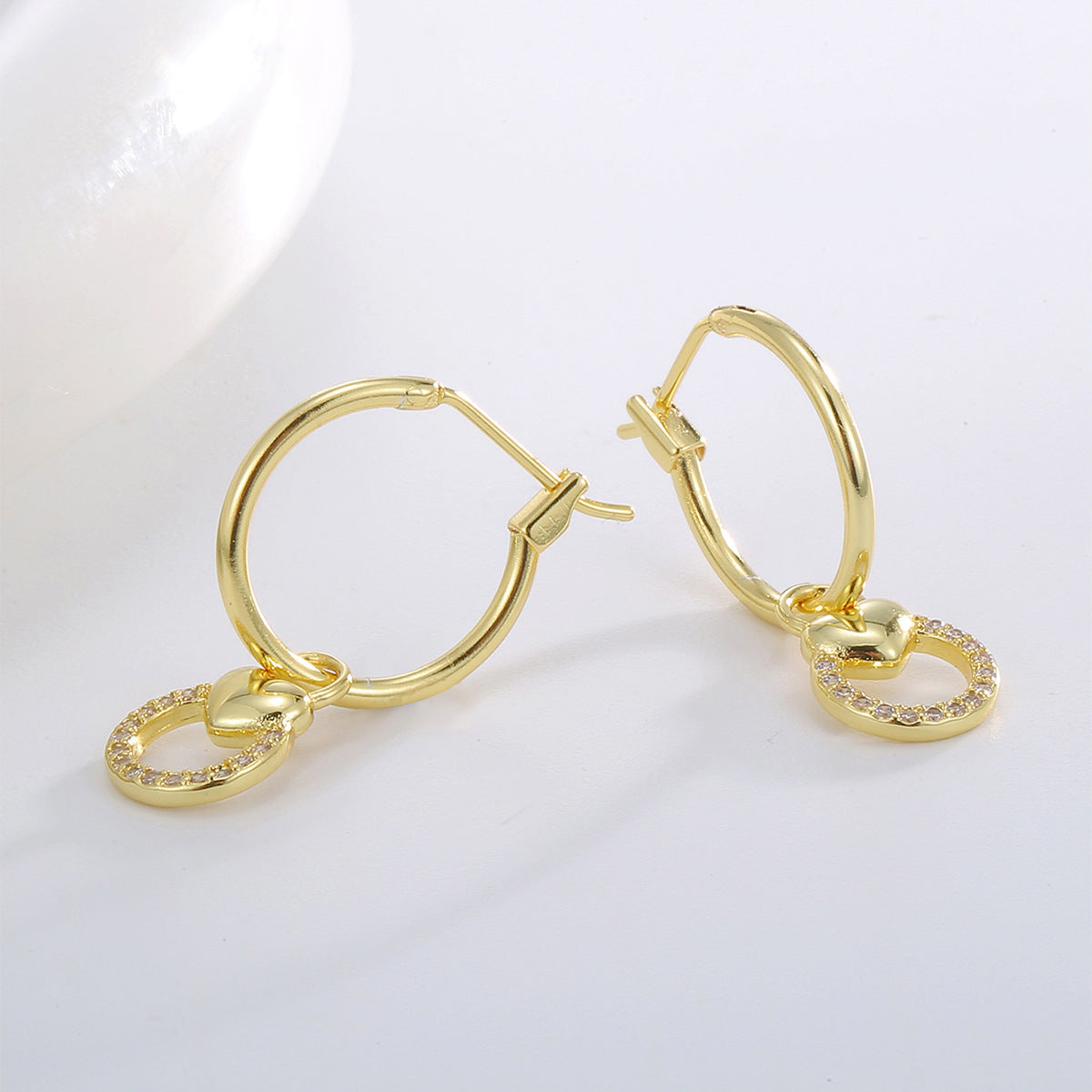 E0826 Hot Selling Design Earrings for Women Heart Round Hollow Zirconia Earrings Jewelry