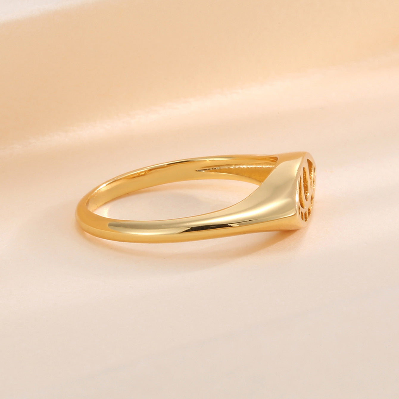 R0496 Design Sense Demon Eye Hollow Ring for Women, Copper Plated with Gold, Minimalist Style