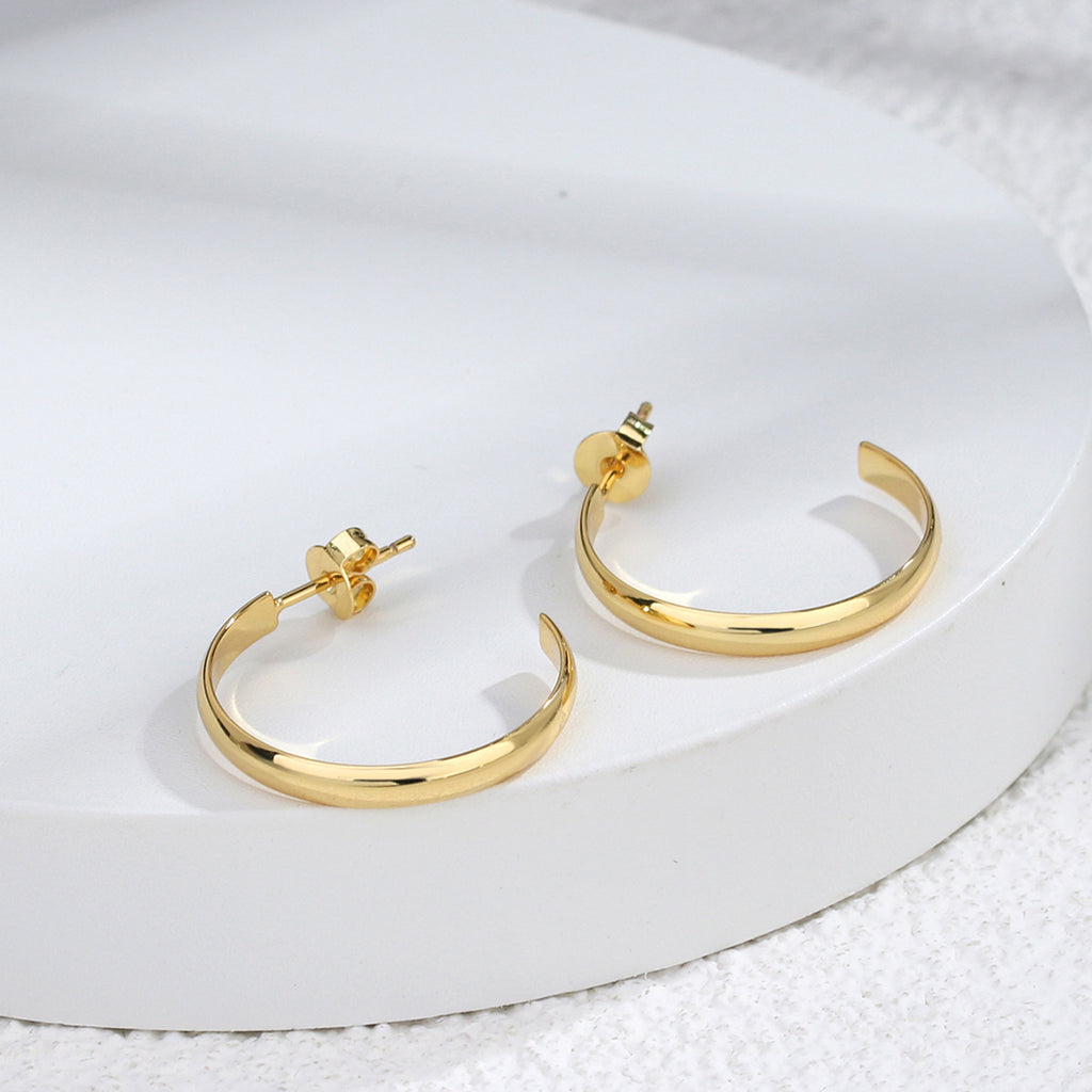 E0300 Multi-size Wind Earrings Simple Geometric C Word Earrings Curved Metal Texture Earrings for Women