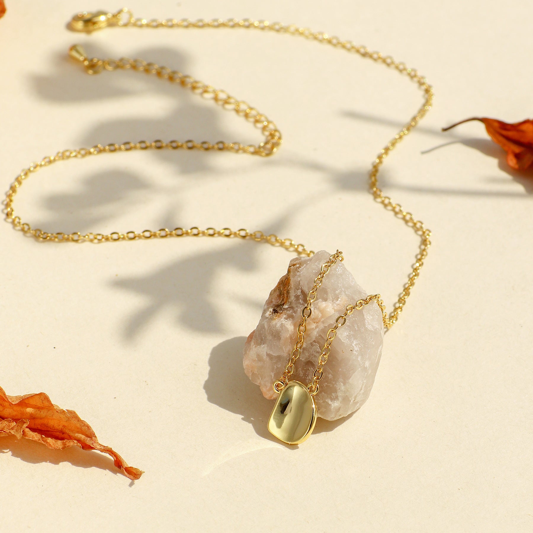 N0019 Gold-plated Brass Necklace Creative Irregular Curved Minimalist Geometric Small Round Necklace