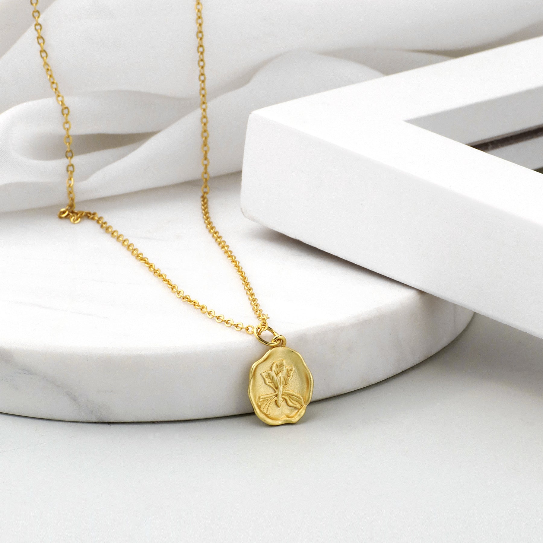N0051 gold Iris Necklace Flower Vintage Pendant Matte Accessories
