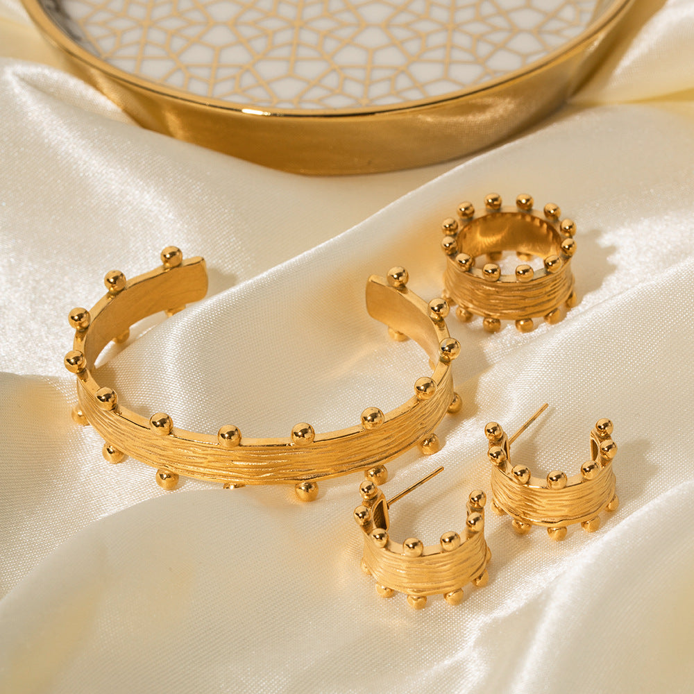 2H New Fashion18K Gold Stainless Steel Wood Grain C Shaped Earrings Pleated Earrings Fashionable Earrings