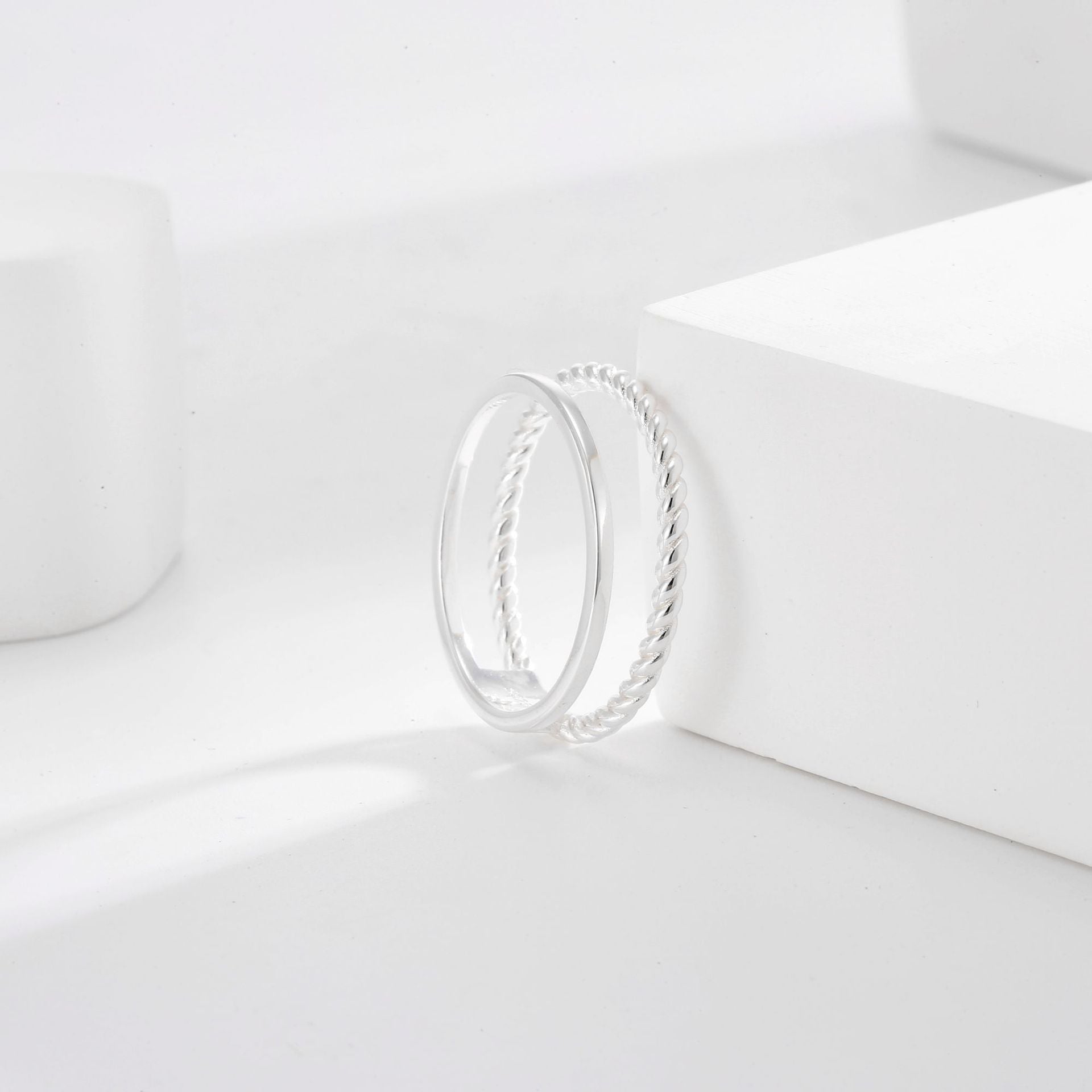 SR0041 S925Silver Braided Two-Ring Closed Vintage Design