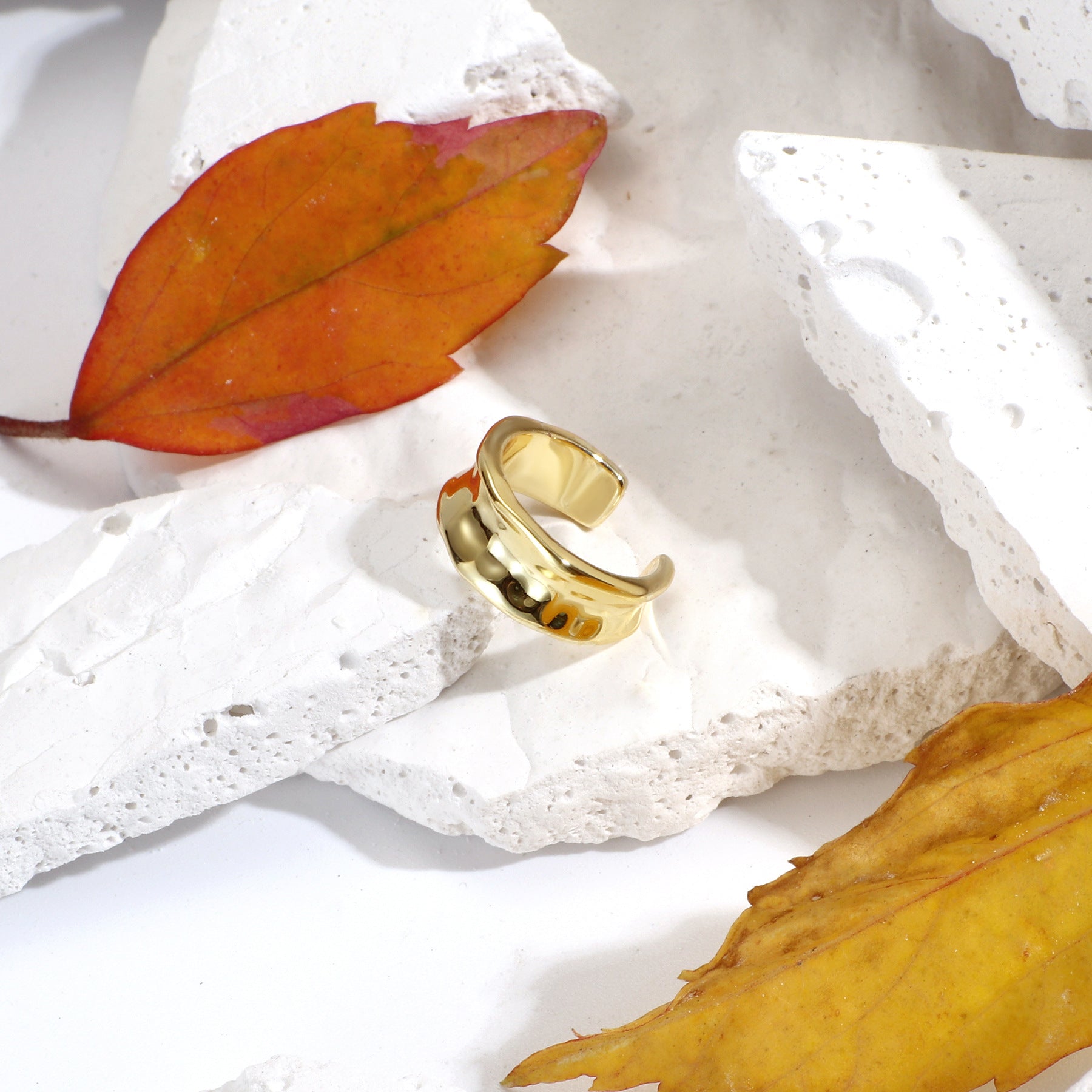 E0061 Vintage style C Clip-on Earrings Non-Pierced Ear Cuff Gold-Plated Ear Jewelry Export Accessories