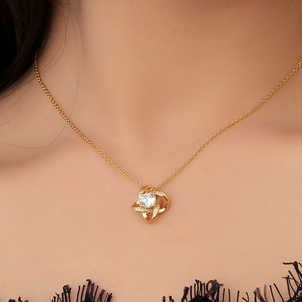 CYN0229 Eternal Heart Copper Necklace for Women with Design Sense Lucky Four-Leaf Clover Necklace