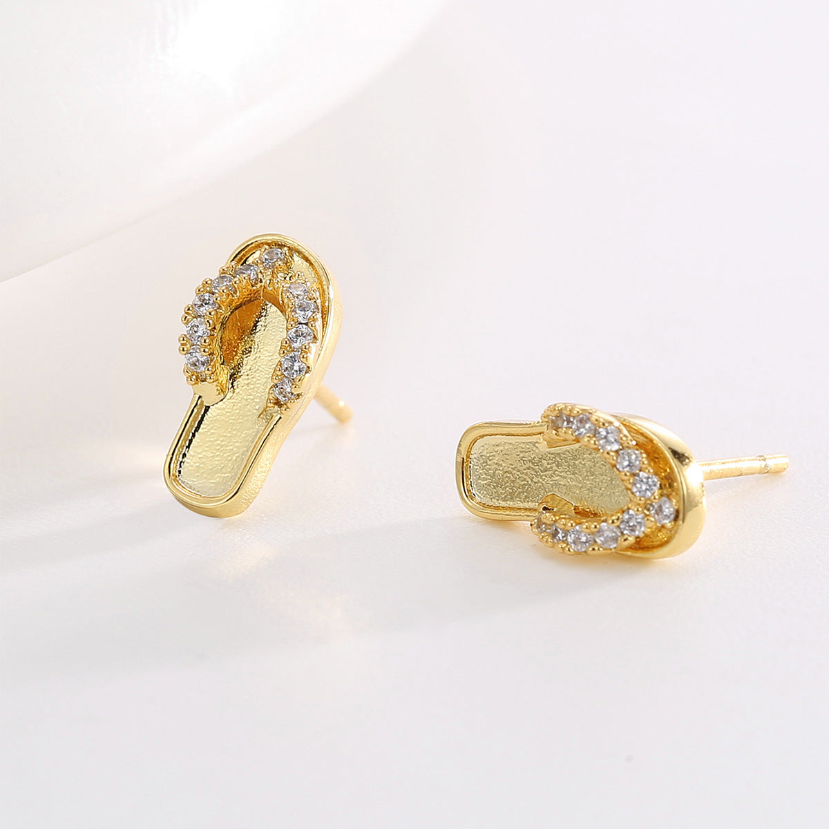 E0763 Creative Design Heartfelt Flip-Flop Earrings for Women Fashion Gold-Plated Zirconia Ear Jewelry