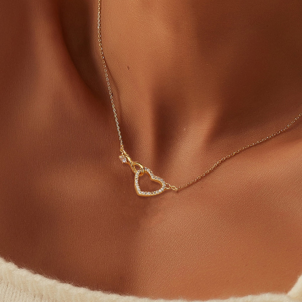 CYN0198 Heart-shaped Necklace for Women Love Heart Collarbone Chain