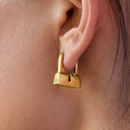 2H Stainless Steel Gold Earrings Design Sense Stud Earrings Jewelry Non-Fading
