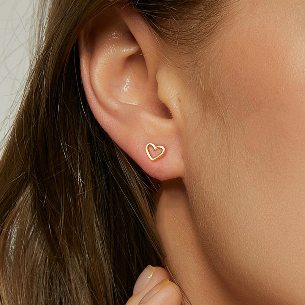 SE0252 S925Silver Earrings Small Heart Earrings Minimalist Chanel Style Earrings