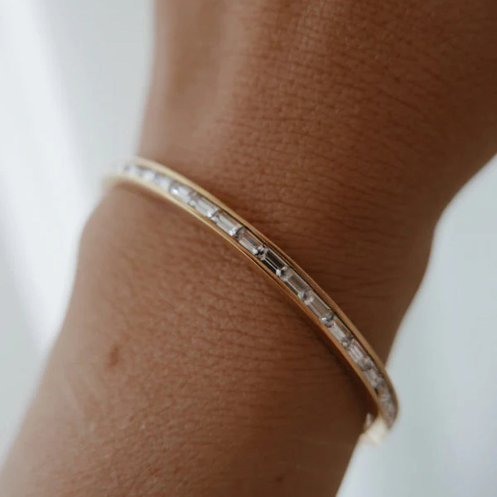 2H  Bracelet for Women, Versatile Fashion Stainless Steel18K Gold Inlaid White Square Zircon Bracelet