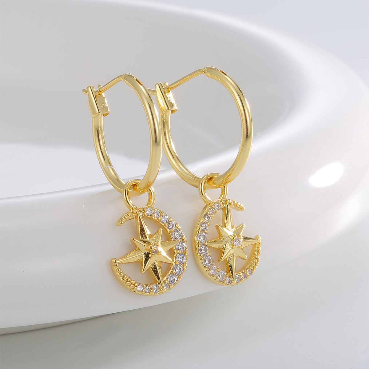 E0830 Fashionable Elegant Earrings for Women Plated Star Moon Inlaid Zircon Earrings