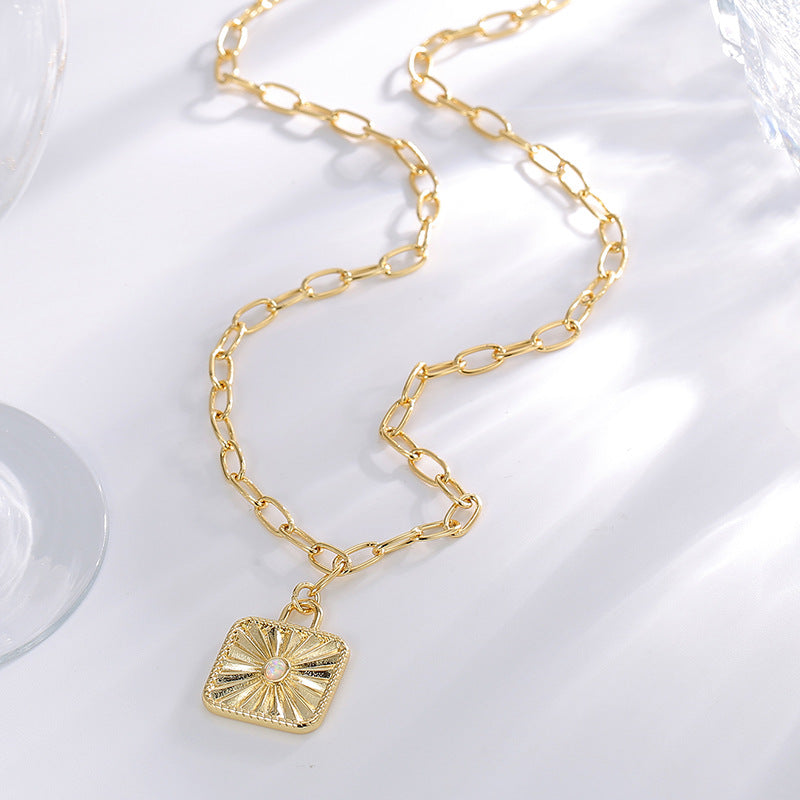 N0234 Vintage Fashion Sun Pattern Opal Inlaid Pendant for Women Brass Gold-Plated Hip-Hop Collarbone Chain