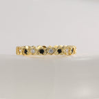 R0672 Fashionable Personality Ring for Women with Heart Inlay and Black and White Zircon