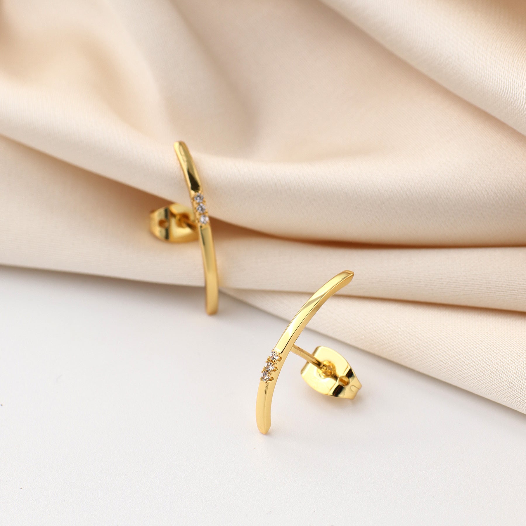 E0079 Minimalist Korean Style Geometric Stud Earrings with Rhinestones for Women Trendy Accessories