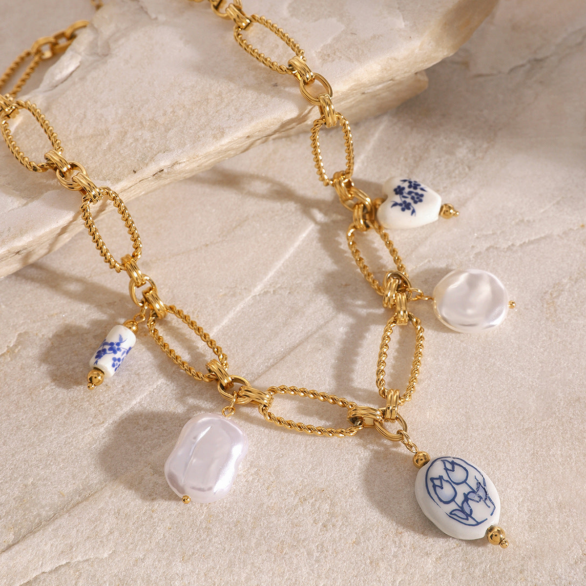 2H Stainless Steel Pearl Heart Ceramic Pendant Necklace Design Sense Collarbone Chain Jewelry