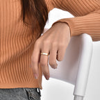 R0172 Brass Jewelry Single Diamond Ring for Women Minimalist Smooth Plain Ring Cool and Simple