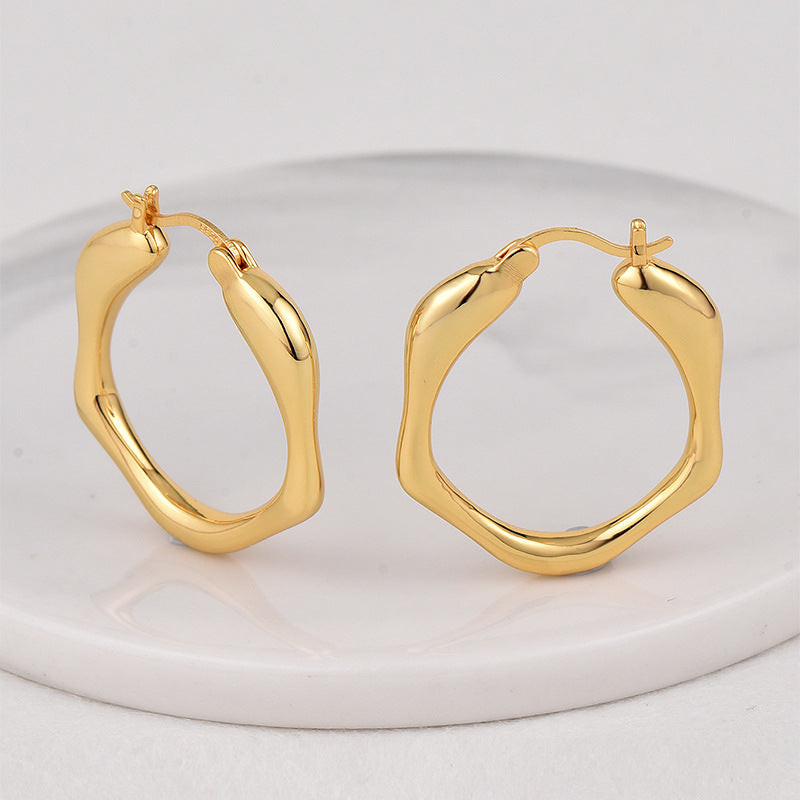 E0611 Fashion Retro Wave Pattern Smooth Earrings for Women Copper Gold Plated Simple Ear Jewelry