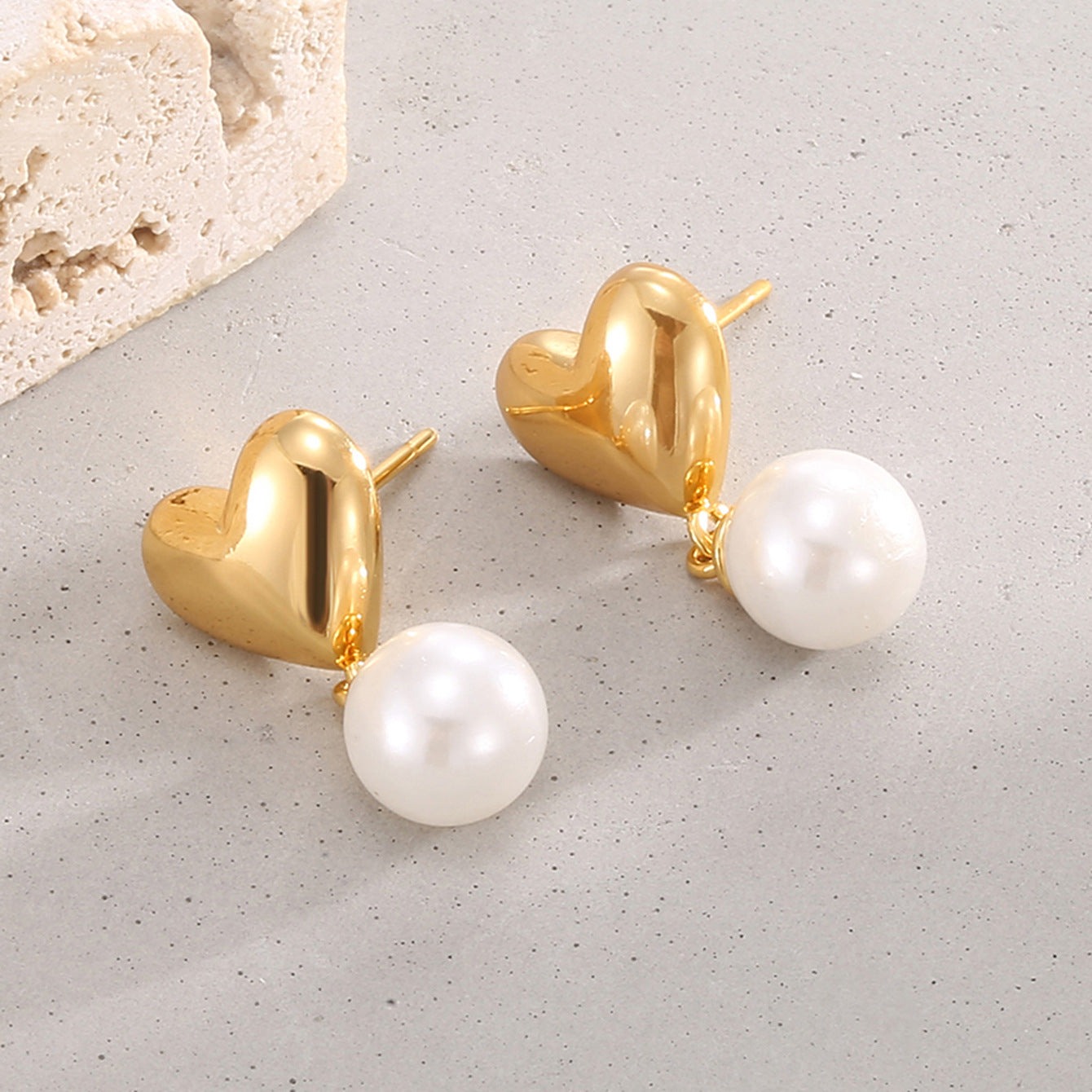 E0139 S925Silver Needle Copper Gold-Plated Smooth Heart Earrings for Women, Chanel Style Pearl Drop Earrings