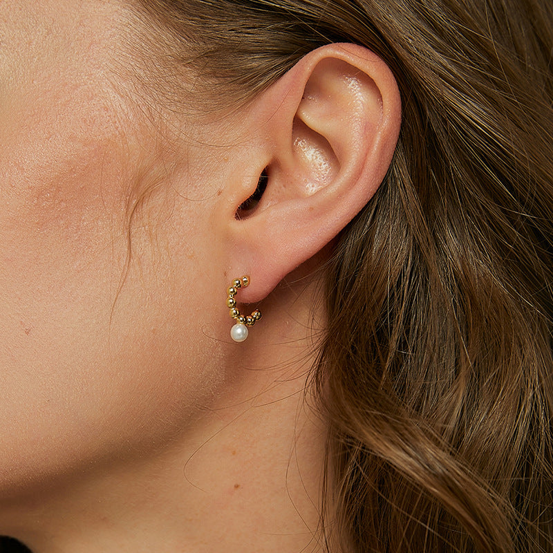 E0387 Brass Plated18k Gold Vintage Round Bead Inlaid Pearl Earrings C Shell Pearl Earrings for Women