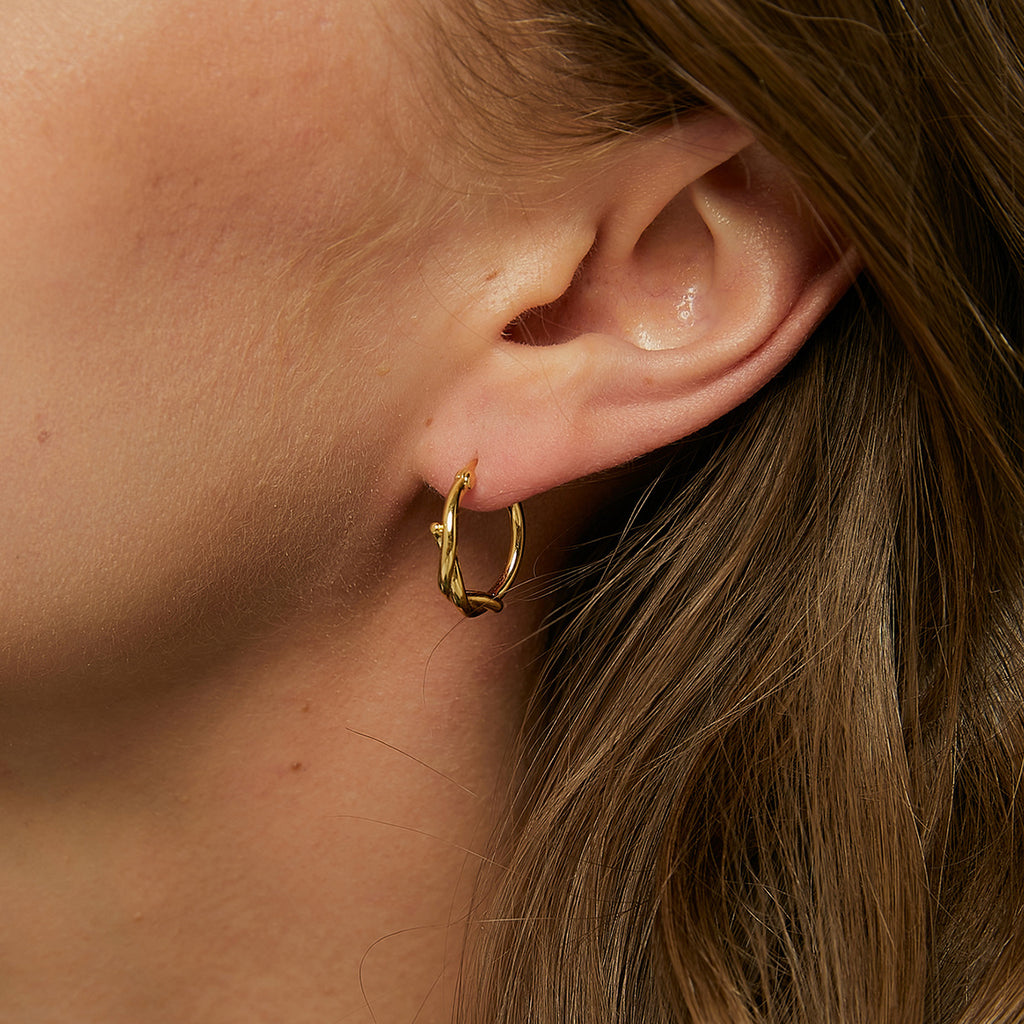 E0377 Minimalist Braided Circle gold Earrings for Women Korean Style Hollow Twisted Geometric High-end Hoop Earrings