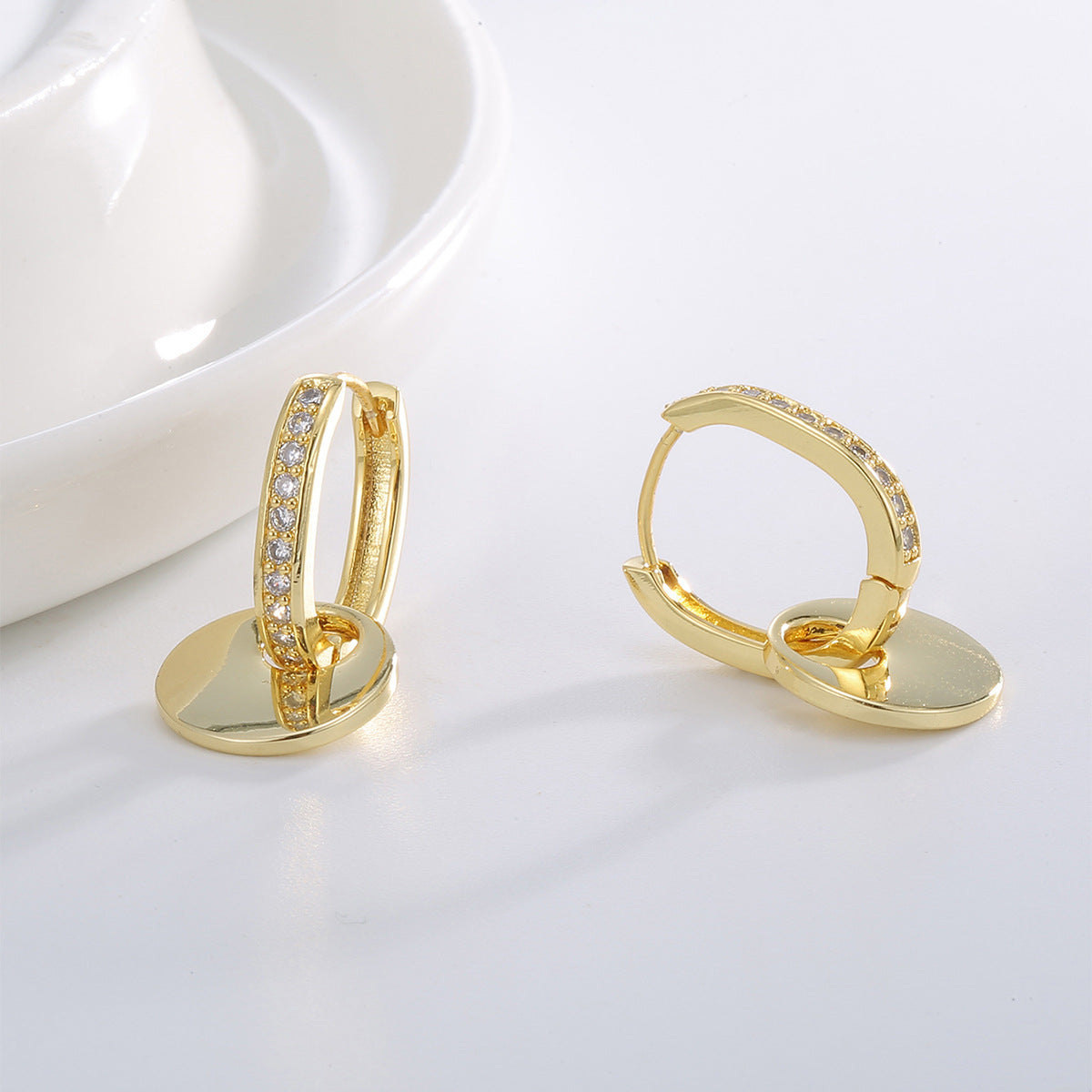 E0660 Retro Design Geometric Round Disc Earrings for Women Gold-Plated Zirconia Earrings