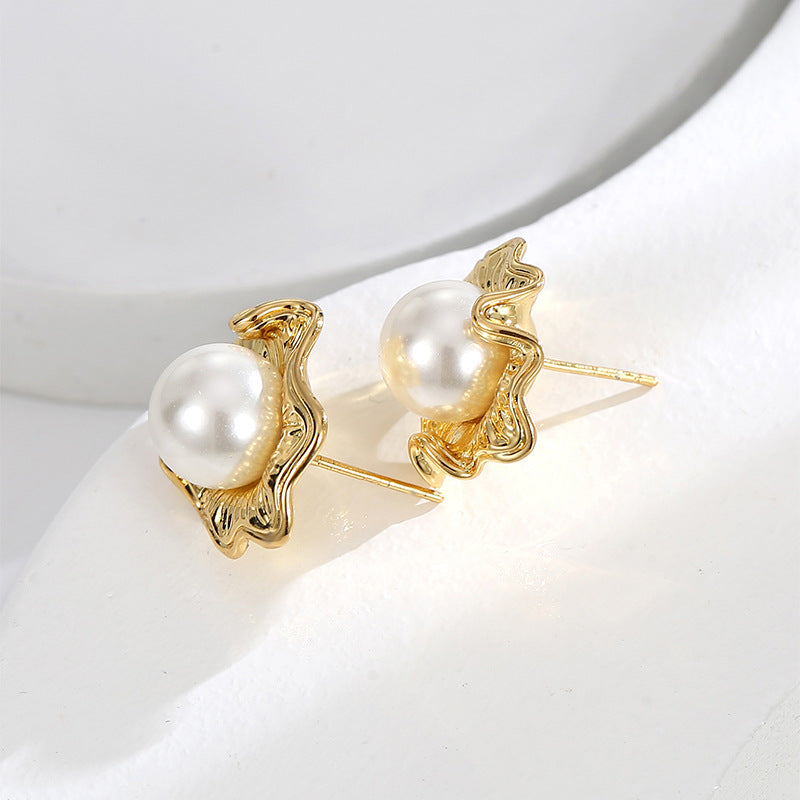 E0552 Little Chanel Style gold Flower Inlaid Pearl Earrings for Women Elegant Design Stud Earrings